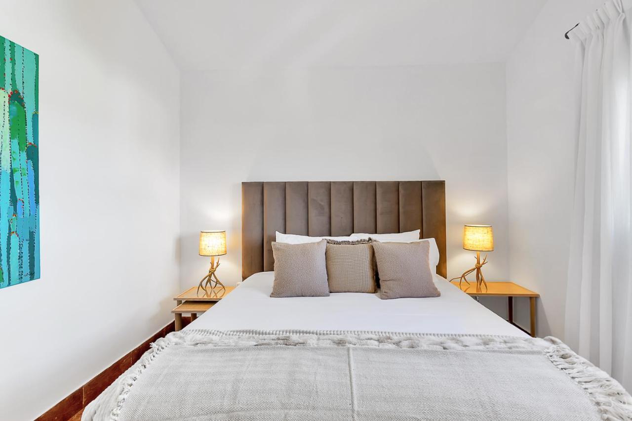 Yolo Spaces - Sotogrande - White House Villa San Roque  Bagian luar foto