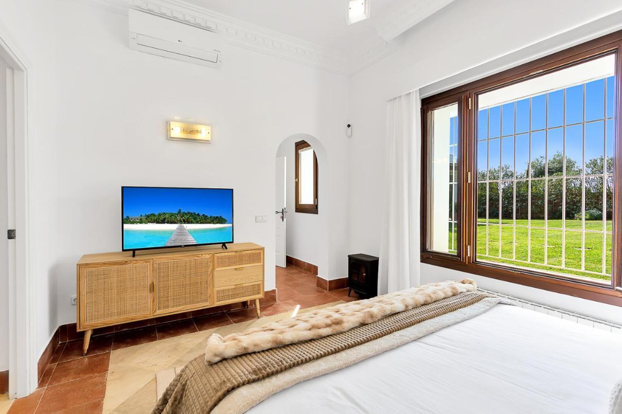 Yolo Spaces - Sotogrande - White House Villa San Roque  Bagian luar foto