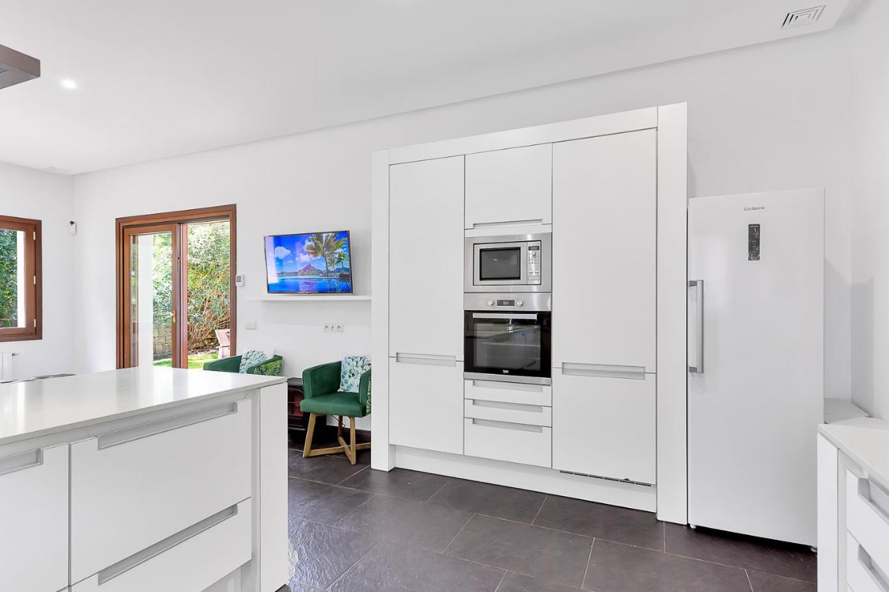 Yolo Spaces - Sotogrande - White House Villa San Roque  Bagian luar foto