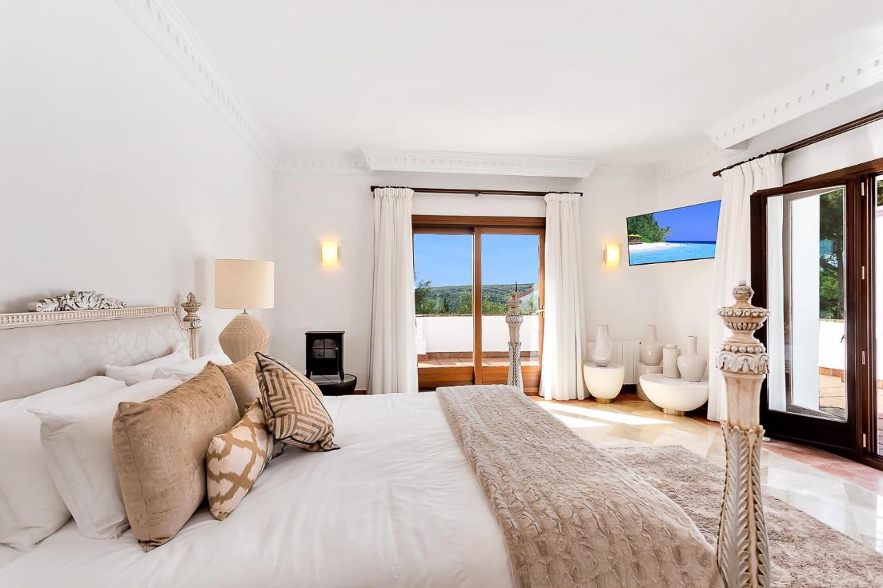 Yolo Spaces - Sotogrande - White House Villa San Roque  Bagian luar foto