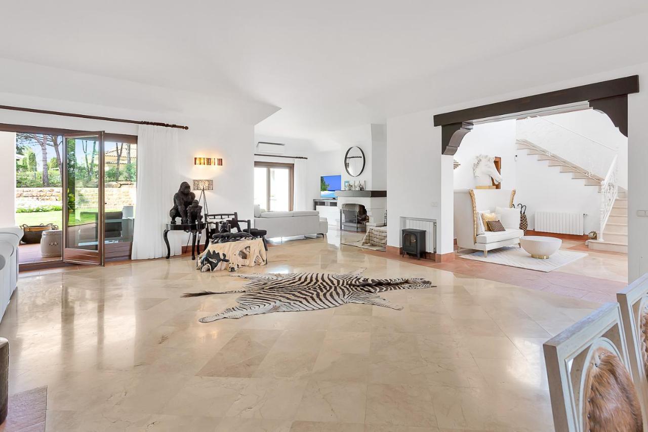 Yolo Spaces - Sotogrande - White House Villa San Roque  Bagian luar foto