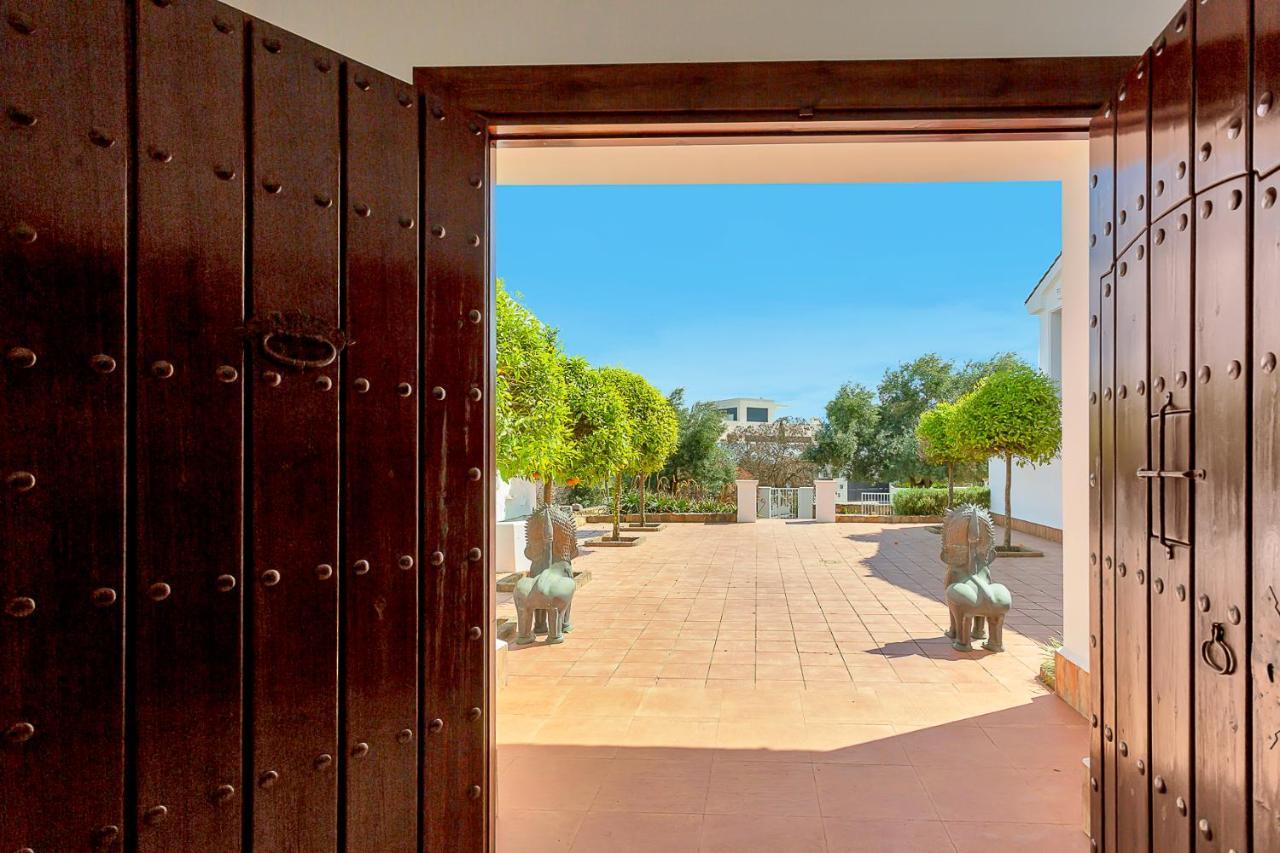 Yolo Spaces - Sotogrande - White House Villa San Roque  Bagian luar foto