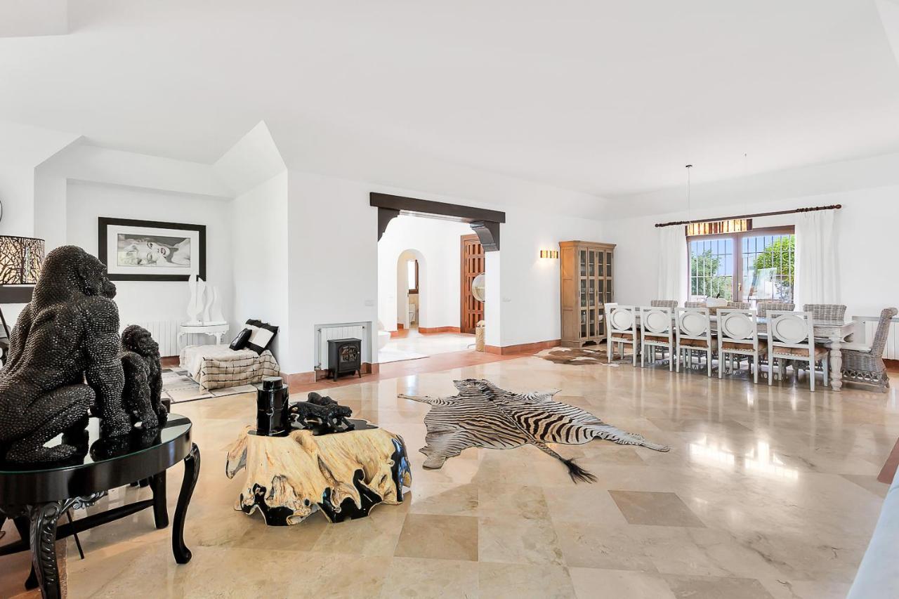 Yolo Spaces - Sotogrande - White House Villa San Roque  Bagian luar foto